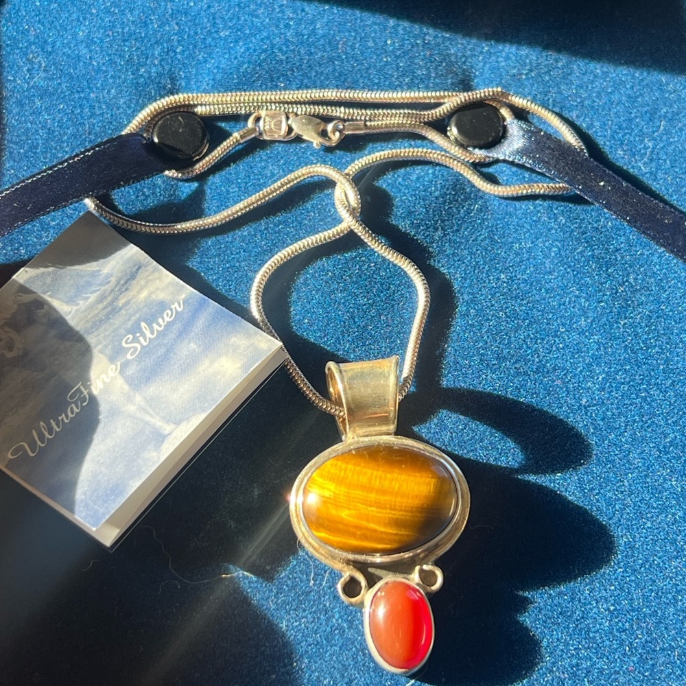Fine silver Tiger eye and Carnelian stone necklace - Picture 4 of 9